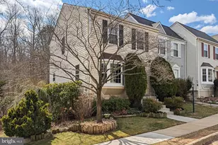 13855 Laura Ratcliff Ct, Centreville, VA 20121 - Photo 4