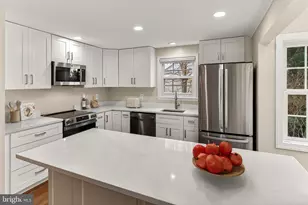 13855 Laura Ratcliff Ct, Centreville, VA 20121 - Photo 8