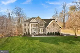 8138 Rondelay Ln, Fairfax Station, VA 22039 - Photo 2