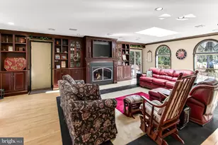 7509 Walton Ln, Annandale, VA 22003 - Photo 30