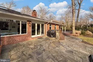 7509 Walton Ln, Annandale, VA 22003 - Photo 22