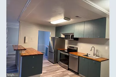 523 Florida Avenue #T2, Herndon, VA 20170 - Photo 4