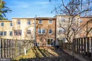 6306 Paddington Ln, Centreville, VA 20120 - Photo 28