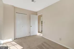 6306 Paddington Ln, Centreville, VA 20120 - Photo 20