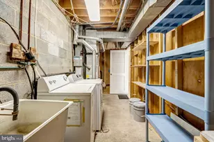 6306 Paddington Ln, Centreville, VA 20120 - Photo 26