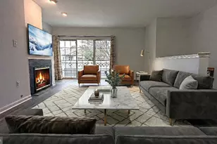 14437 Glencrest Cir, Centreville, VA 20120 - Photo 8