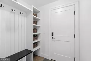 5696 Tunwell Ct, Burke, VA 22015 - Photo 8