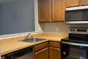 7828 Harrowgate Cir, Springfield, VA 22152 - Photo 4