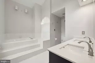 7319 Westmore Dr, Springfield, VA 22150 - Photo 26