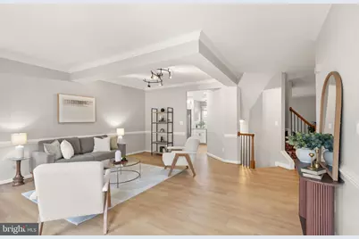 105 Shepherdson Lane NE, Vienna, VA 22180 - Photo 2