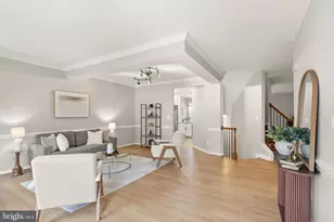 105 Shepherdson Ln NE, Vienna, VA 22180 - Photo 2