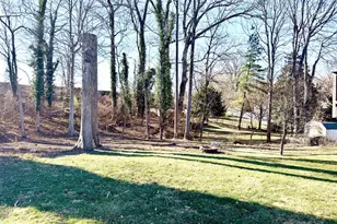 7815 Bristow Dr, Annandale, VA 22003 - Photo 4