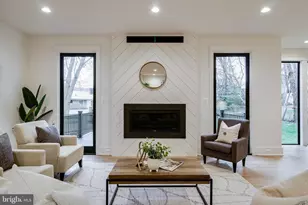 930 Fairway Dr NE, Vienna, VA 22180 - Photo 10