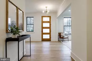 930 Fairway Dr NE, Vienna, VA 22180 - Photo 6