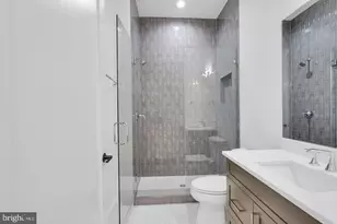 930 Fairway Dr NE, Vienna, VA 22180 - Photo 32