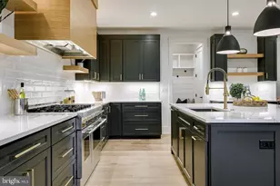 930 Fairway Dr NE, Vienna, VA 22180 - Photo 12