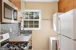 2239 Farrington Ave, Alexandria, VA 22303 - Photo 2