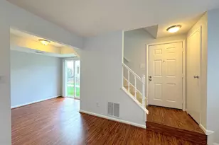 9671 Hagel Cir, Lorton, VA 22079 - Photo 6