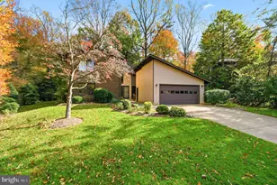 5207 Capon Hill Pl, Burke, VA 22015 - Photo 2