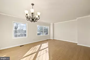 14821 Haymarket Ln, Centreville, VA 20120 - Photo 10