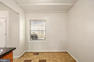 14821 Haymarket Ln, Centreville, VA 20120 - Photo 8