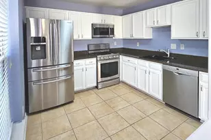 8202 Catbird Cir, Lorton, VA 22079 - Photo 10