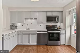 2938 Bridgehampton Ct, Falls Church, VA 22042 - Photo 6