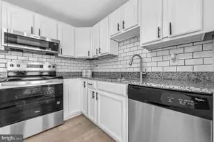 2901 Everleigh Way, Fairfax, VA 22031 - Photo 8