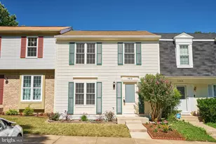 5810 Bunker Woods Ln, Burke, VA 22015 - Photo 2