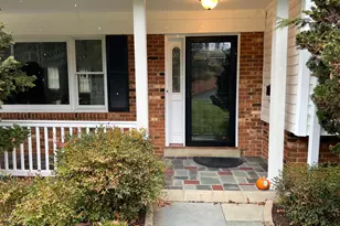 6830 Pacific Ln, Annandale, VA 22003 - Photo 6