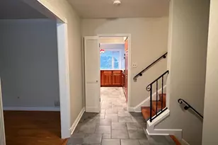 6830 Pacific Ln, Annandale, VA 22003 - Photo 8