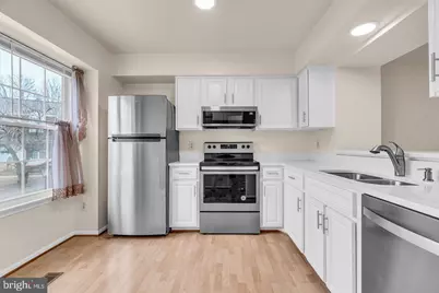 14854 Lynhodge Court, Centreville, VA 20120 - Photo 6