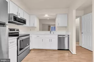 14854 Lynhodge Ct, Centreville, VA 20120 - Photo 4
