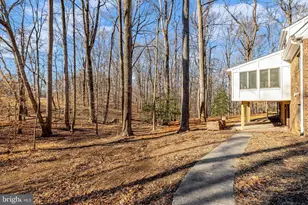 9982 Blackberry Ln, Great Falls, VA 22066 - Photo 32