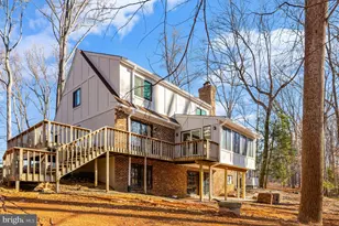 9982 Blackberry Ln, Great Falls, VA 22066 - Photo 34