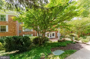 7621 Provincial Dr, McLean, VA 22102 - Photo 8