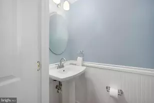 8593 Wyngate Manor Ct, Alexandria, VA 22309 - Photo 30