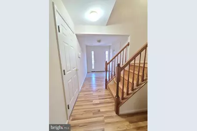 8118 Horseshoe Cottage Circle, Lorton, VA 22079 - Photo 6