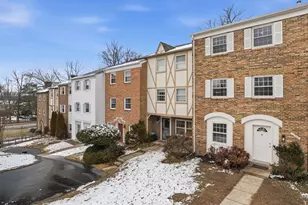 14846 Haymarket Ln, Centreville, VA 20120 - Photo 4