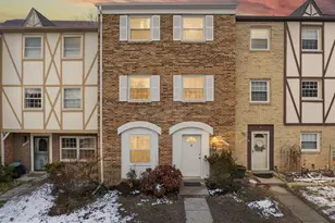 14846 Haymarket Ln, Centreville, VA 20120 - Photo 2