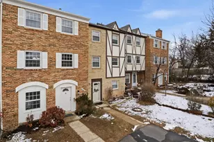 14846 Haymarket Ln, Centreville, VA 20120 - Photo 6