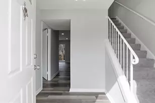 14846 Haymarket Ln, Centreville, VA 20120 - Photo 6