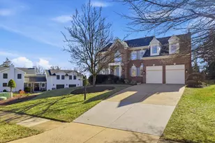 2310 Colonel Lindsay Ct, Falls Church, VA 22043 - Photo 2