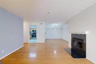 3179 Summit Square Dr, Oakton, VA 22124 - Photo 10