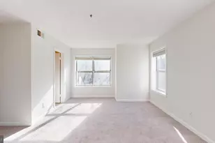 3179 Summit Square Dr, Oakton, VA 22124 - Photo 24