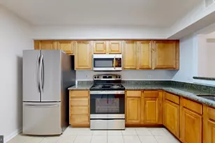 3179 Summit Square Dr, Oakton, VA 22124 - Photo 4