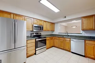 3179 Summit Square Dr, Oakton, VA 22124 - Photo 2