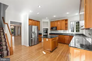 2393 Watters Glen Ct, Falls Church, VA 22043 - Photo 16