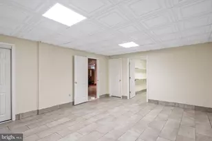 2393 Watters Glen Ct, Falls Church, VA 22043 - Photo 48