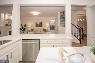 4183 Whitlow Pl, Chantilly, VA 20151 - Photo 16